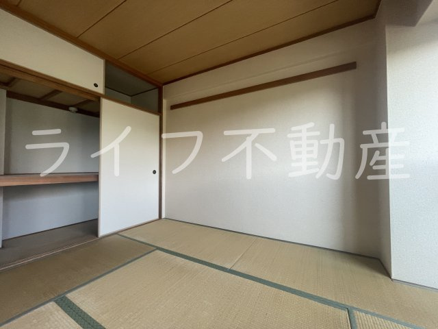 グランドール鴻池の和室|柔らかい畳が心地よい和室
