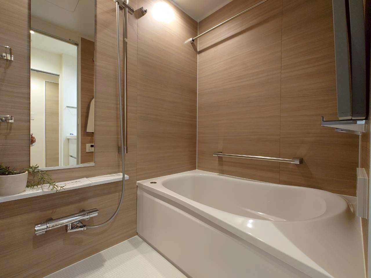 ◆室内リフォーム済みの美室◆京阪宇治線『木幡』駅徒歩６分◆ユニライフ宇治木幡の浴室|浴室