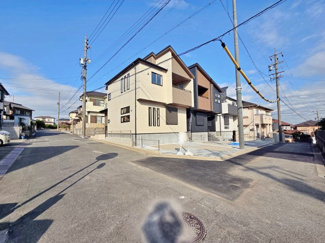 【前面道路含む現地写真】