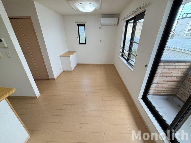 レジデンス丸一の居間・リビング