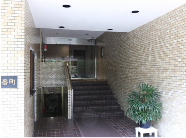 【エントランス】 | ★仲介手数料半額★ECLAIR ICHIBAN-CHO (皇居・千鳥ヶ淵まで歩いていけます）