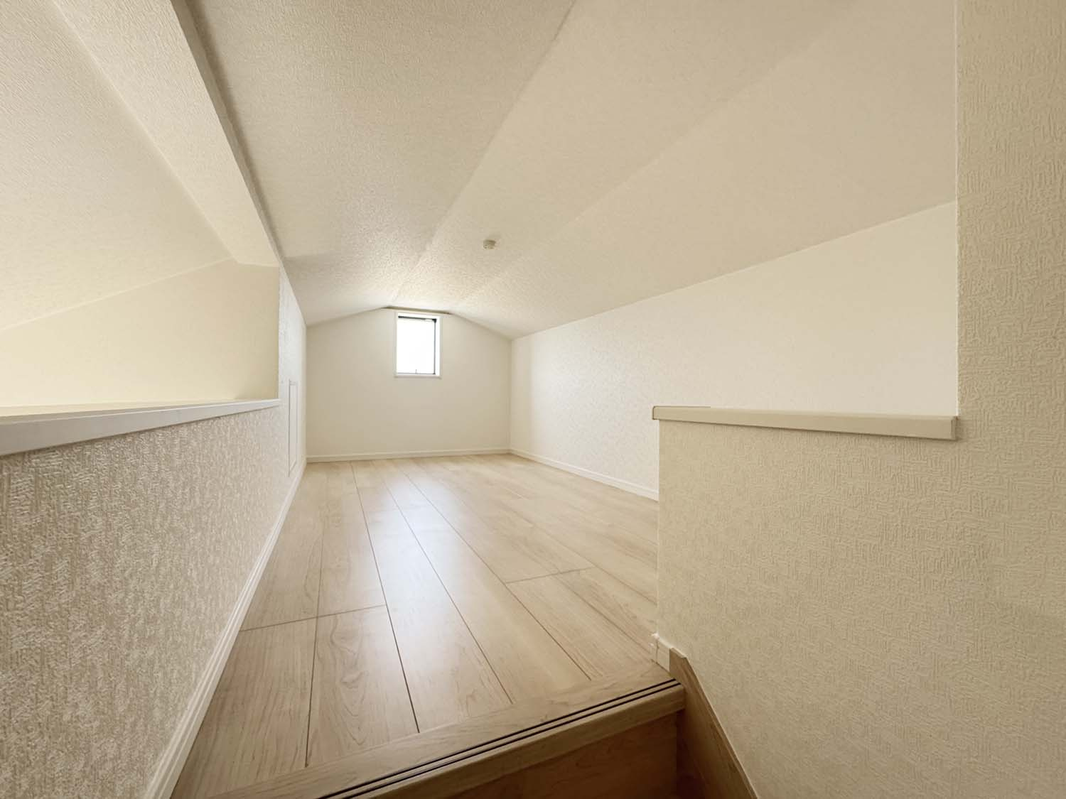耐震+制震の家 山手町5丁目 第10：住宅性能取得物件 1号棟 山手小徒歩12分の収納|3階 小屋裏収納
収納だけでなく、様々な用途にご利用頂けます