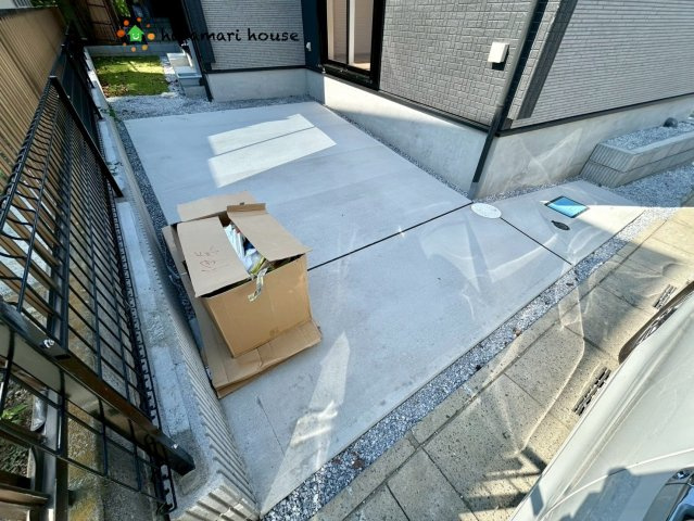 伊奈町大針　新築平屋戸建　01の駐車場