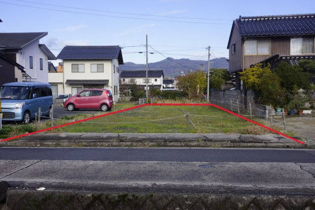 出雲市塩冶町　新築戸建て　令和7年12月完成予定の前面道路含む現地写真