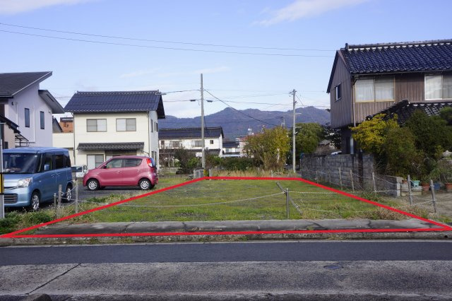 出雲市塩冶町　新築戸建て　令和7年12月完成予定の前面道路含む現地写真