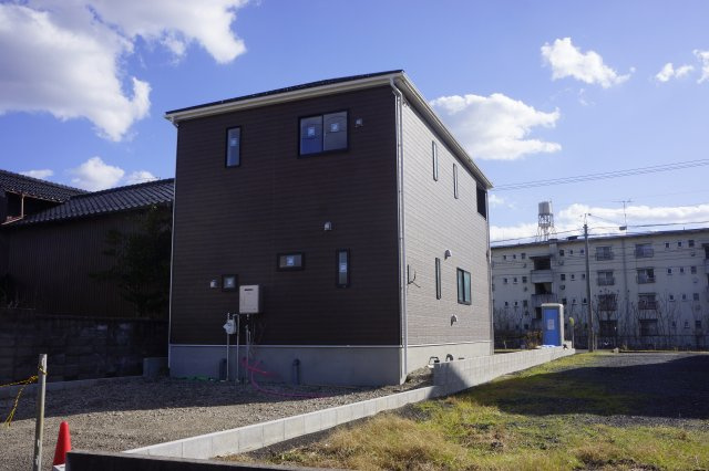 出雲市塩冶町　新築戸建て　令和7年12月完成予定の玄関|令和7年11月23日現在