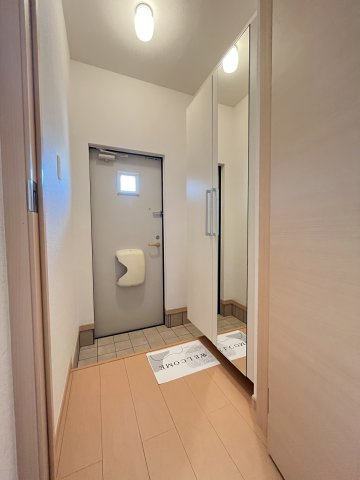 エターナルコート　Ｂの玄関