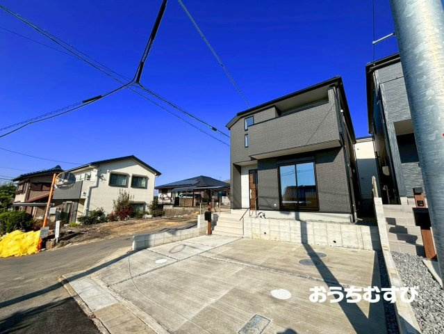 春日井市田楽町郷中(全3棟)の前面道路含む現地写真