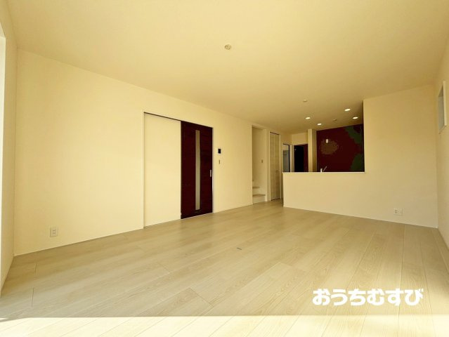 春日井市田楽町郷中(全3棟)の居間・リビング