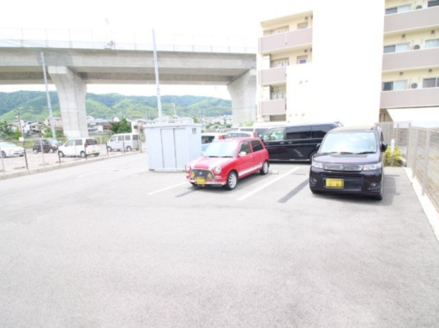 ベルリード西山天王山の駐車場