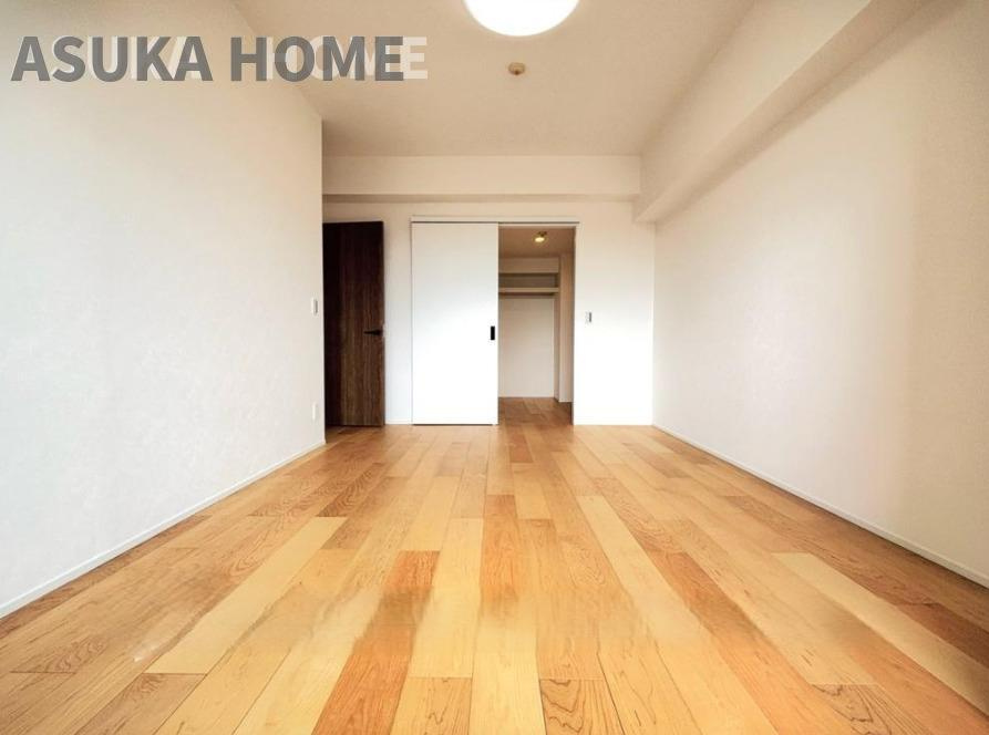 コスモヒルズ永田山王台の洋室|奥行きの有るWIC完備の居室です♪