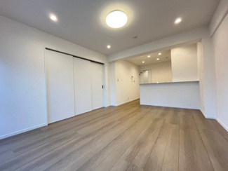 【居間・リビング】 | 本厚木スカイハイツ | LDK別角度