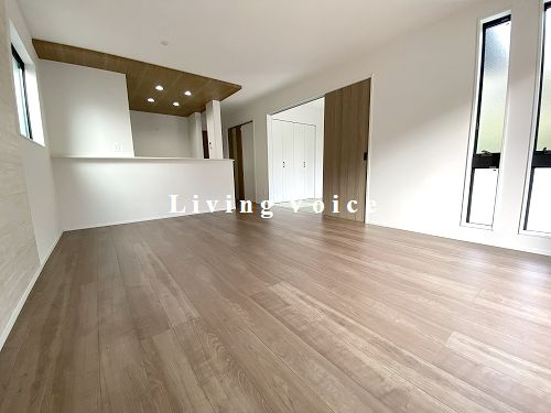 【居間・リビング】 | 【仲介手数料０円】二宮町山西2期　新築一戸建て | 二宮町山西2期　新築一戸建て