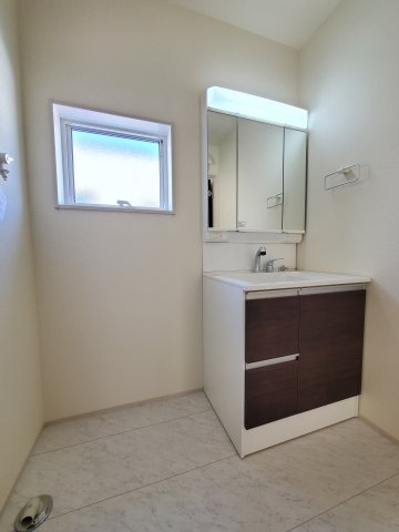 三郷市　彦江1丁目　新築戸建　全2棟の独立洗面台|施工例です