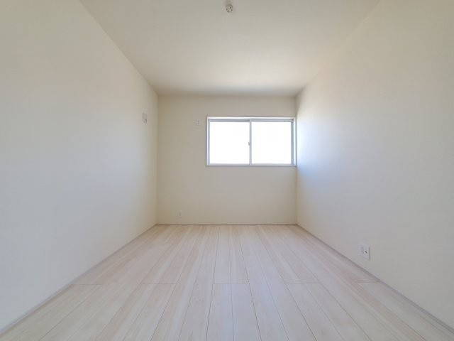 三郷市　彦江1丁目　新築戸建　全2棟の洋室|施工例です