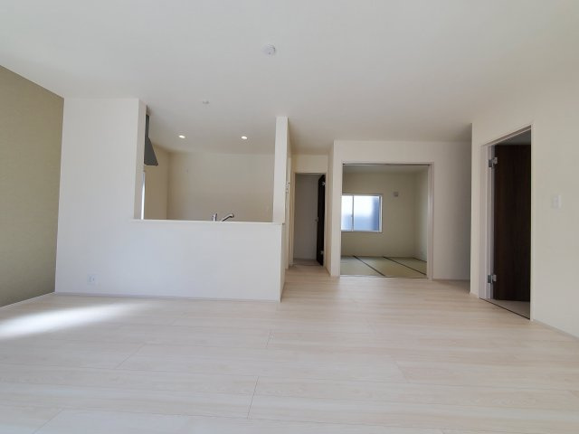 三郷市　彦江1丁目　新築戸建　全2棟の居間・リビング|施工例です