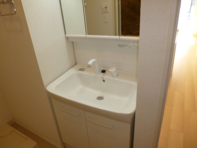 ロカ　ブリリアントAの独立洗面台|シャンプードレッサー