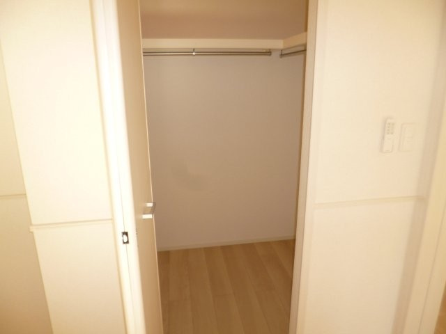 ロカ　ブリリアントAの収納|ウォークインクローゼット