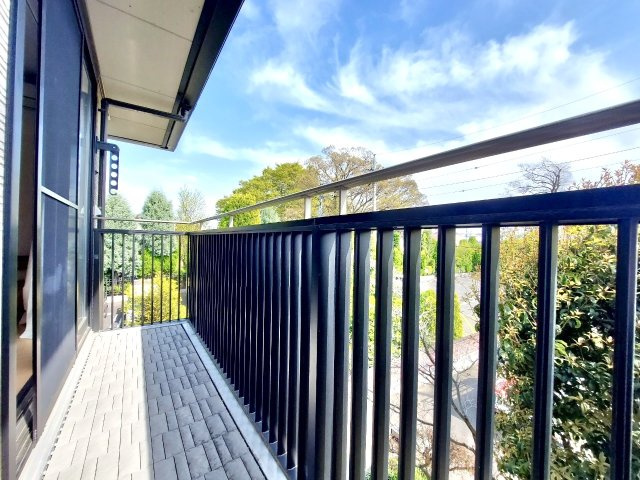 【中古戸建】前橋市小相木町のバルコニー|■バルコニー｜あたたかな陽のひかりを浴びることのできるバルコニー。お洗濯物やお布団を干せば、家族みんなが気持ちよく暮らすことができます(*^^*)