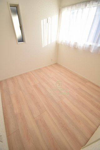 Cradlegarden　 北茨城市磯原町木皿　第3　2の洋室|フローリングなので重い家具も置けます。カーテンと家具を揃えるなどして、お好みのインテリアを楽しむことができます。収納スペースは全室に配備しております。