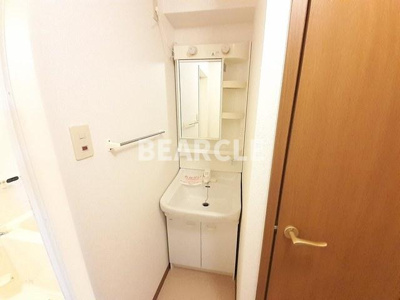 【洗面所】 | サニーヴィラ弐番館 | 忙しい朝には欠かせない洗面所です