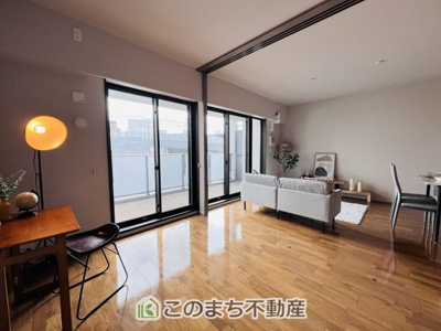 【洋室】 | プラウド宇都宮 | 洋室はお手入れのしやすいフローリング仕様です。普段はフロアモップなどを使って、簡単にお掃除していただけます◎