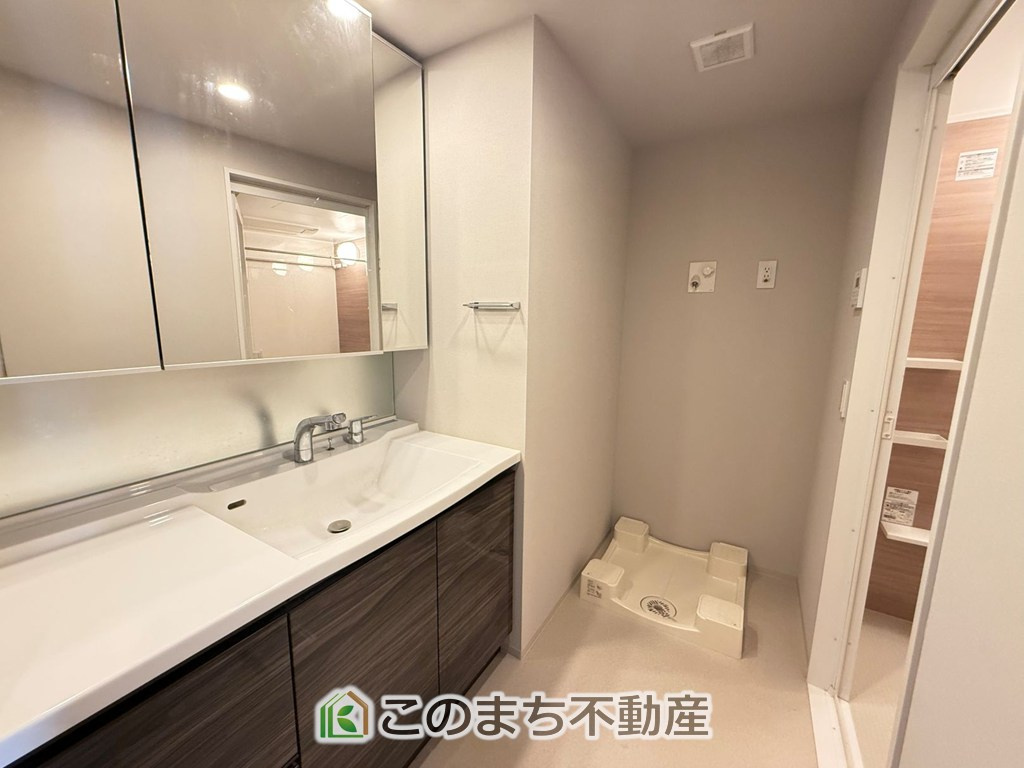 プラウド宇都宮の独立洗面台|シャンプードレッサーで朝の身支度♪伸びるホースでお掃除も簡単清潔です！