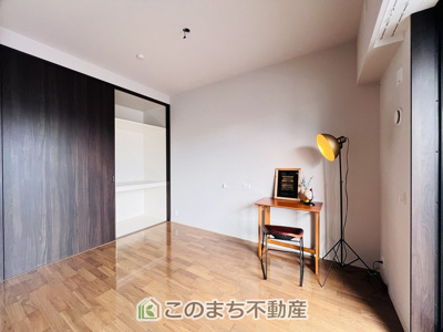 【洋室】 | プラウド宇都宮 | 大切なプライベート空間は、趣味に合わせて使って頂けるようシンプルに仕上げてあります。