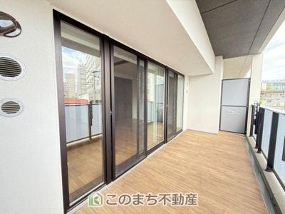 【バルコニー】 | プラウド宇都宮 | 大型バルコニーは陽当り良好！たっぷりのお洗濯物もよく乾きます！