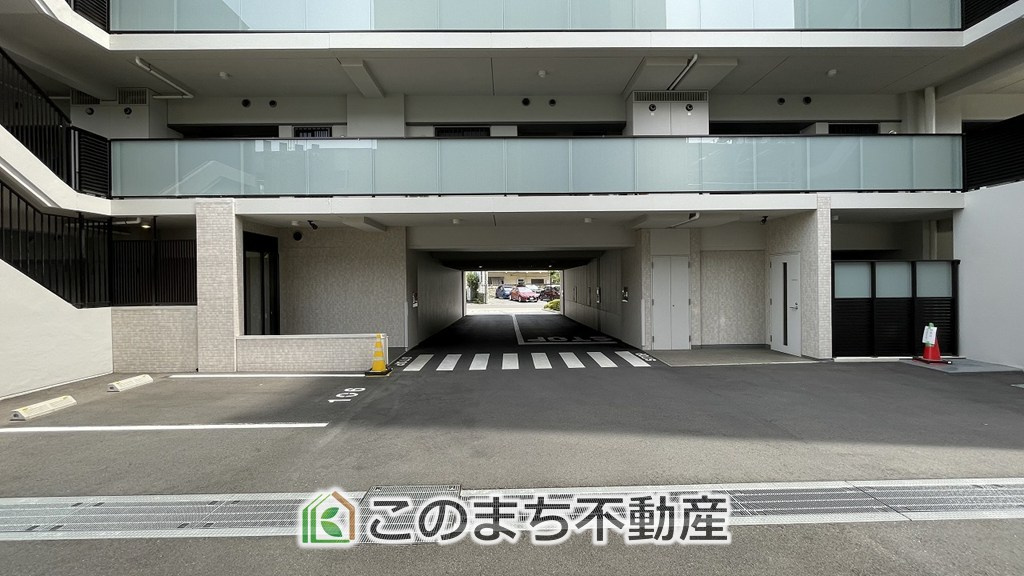 プラウド宇都宮の駐車場