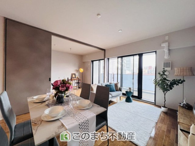 【居間・リビング】 | プラウド宇都宮 | 開放感のある広々としたリビング☆家族みんなでゆったりくつろげます♪
南側から暖かな日差しが差し込みます♪キッチンからリビングの様子がよく見渡せます☆