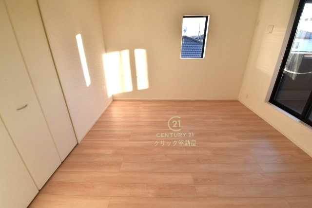 Cradlegarden　 北茨城市磯原町木皿　第3　3の洋室|フローリングなので重い家具も置けます。カーテンと家具を揃えるなどして、お好みのインテリアを楽しむことができます。収納スペースは全室に配備しております。