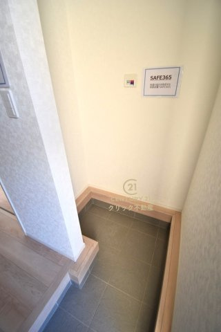 Cradlegarden　 北茨城市磯原町木皿　第3　3の玄関|ミニトランクとして使えるスペースも確保。雨具はもちろん、お子様の遊び道具、スポーツ用品なども置ける便利な土間収納です。