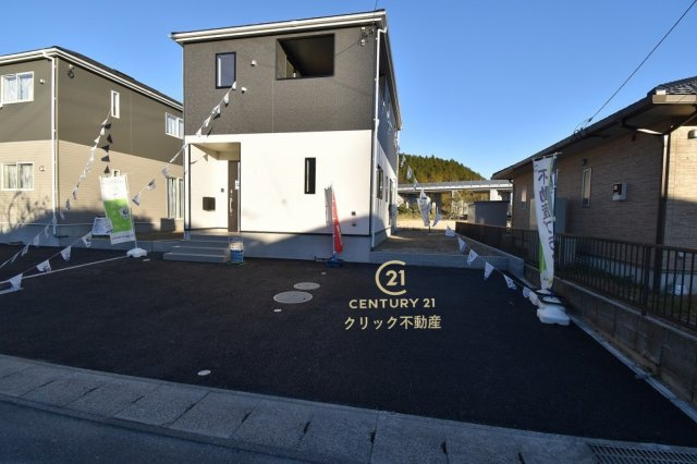 Cradlegarden　 北茨城市磯原町木皿　第3　3の駐車場|並列駐車可能なカースペースを確保。毎日のお車の出し入れがストレスなく行えます！
内覧可能です。ご予約はHPから、またお電話でも、お気軽にどうぞ。