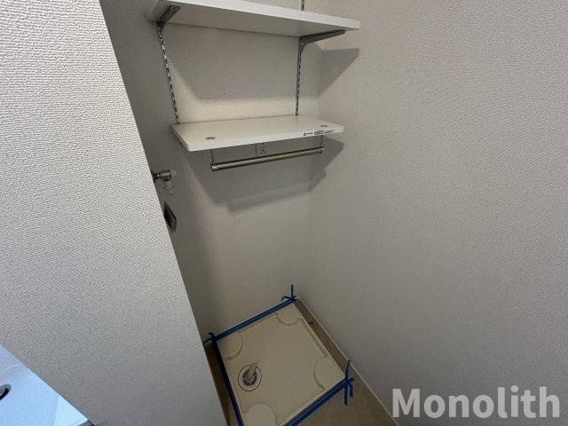 エタン・ロッシの設備