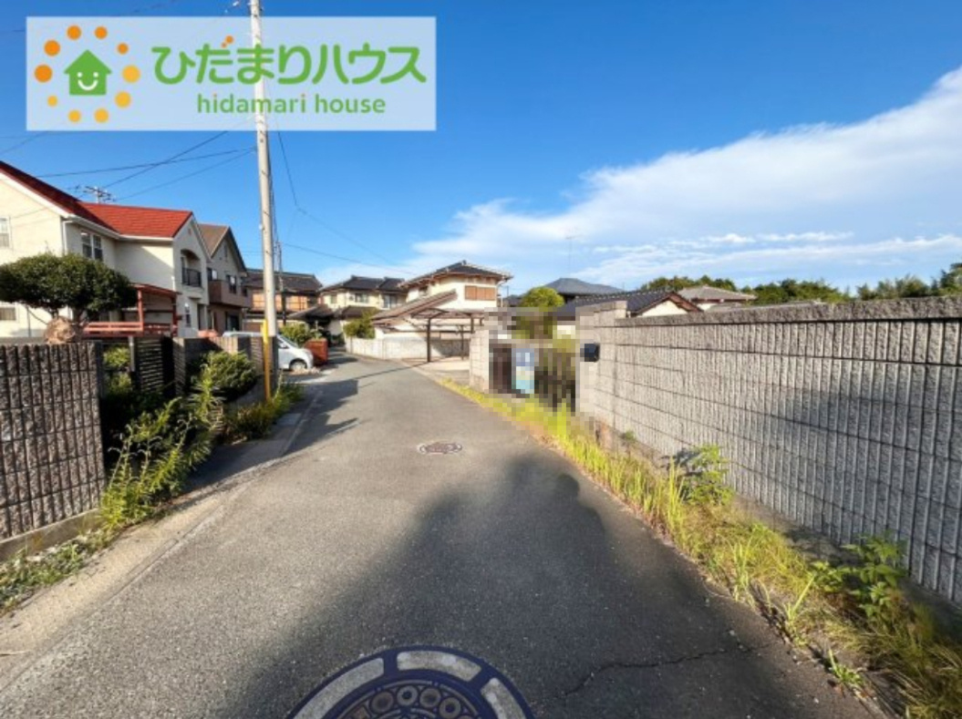日立市中成沢町４丁目  　売地の前面道路含む現地写真