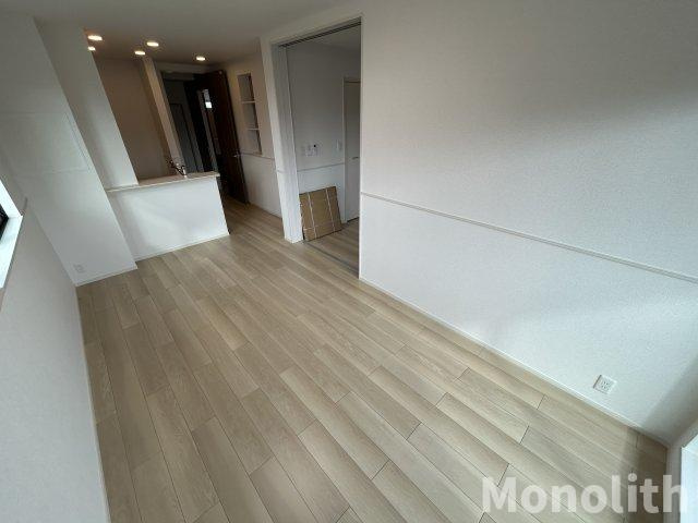 エタン・ロッシの内装