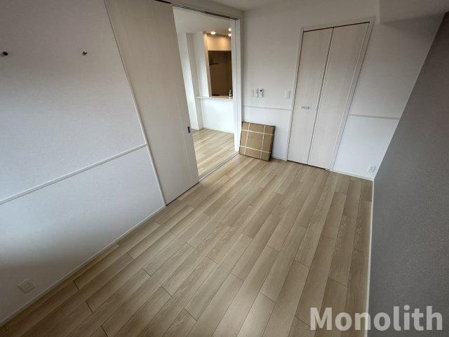 エタン・ロッシの内装