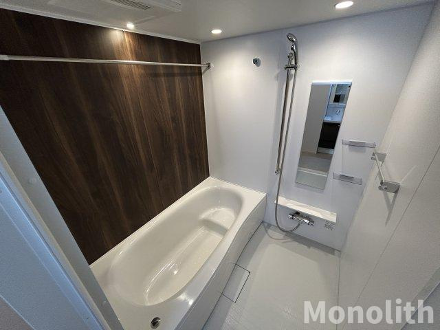 エタン・ロッシの浴室