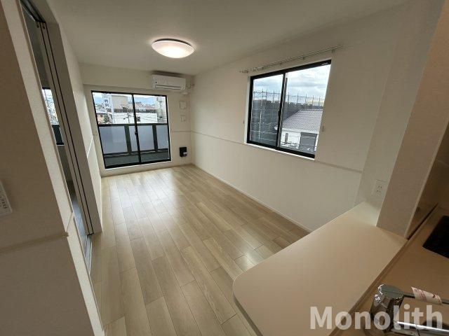 エタン・ロッシの居間・リビング