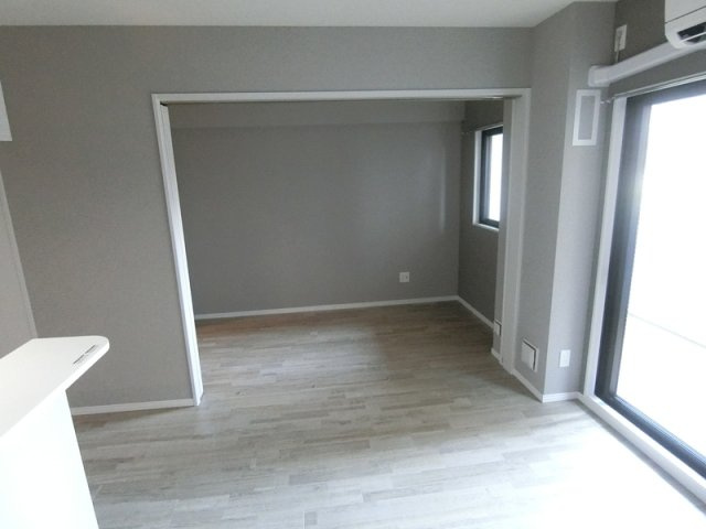 グランステディ城東中央の居間・リビング