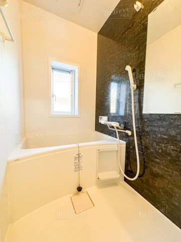 NEO　CRESTの浴室|追い焚き・浴室乾燥機付きのお風呂です♪