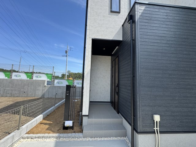 流山市東深井新築戸建（東深井12期）のエントランス|エントランス・玄関ポーチ