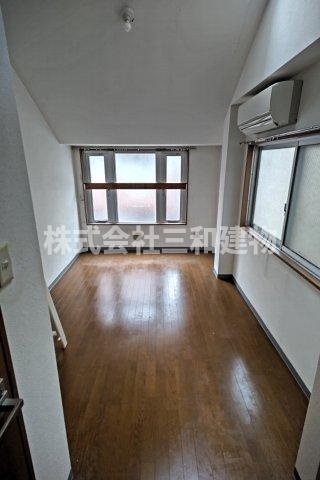 宮川ビルの居間・リビング