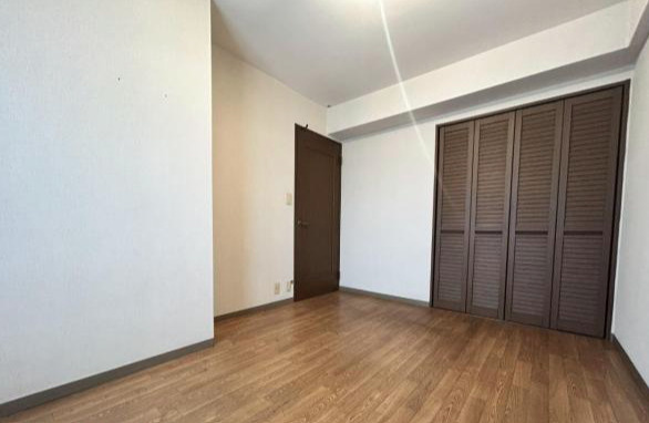 ダイアパレス新居浜 8階の洋室