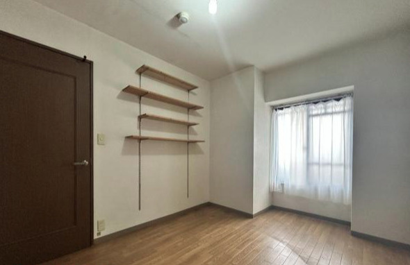 ダイアパレス新居浜 8階の洋室