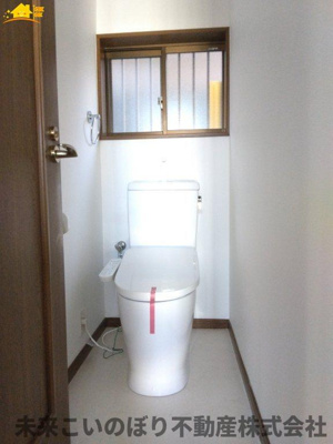 【トイレ】 | 久喜市西大輪5丁目中古戸建て | 白を基調とした清潔感のある空間です◎お好みのアレンジでオリジナルの空間に仕上げましょう♪