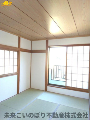 【和室】 | 久喜市西大輪5丁目中古戸建て | 柔らかい畳が心地よい和室