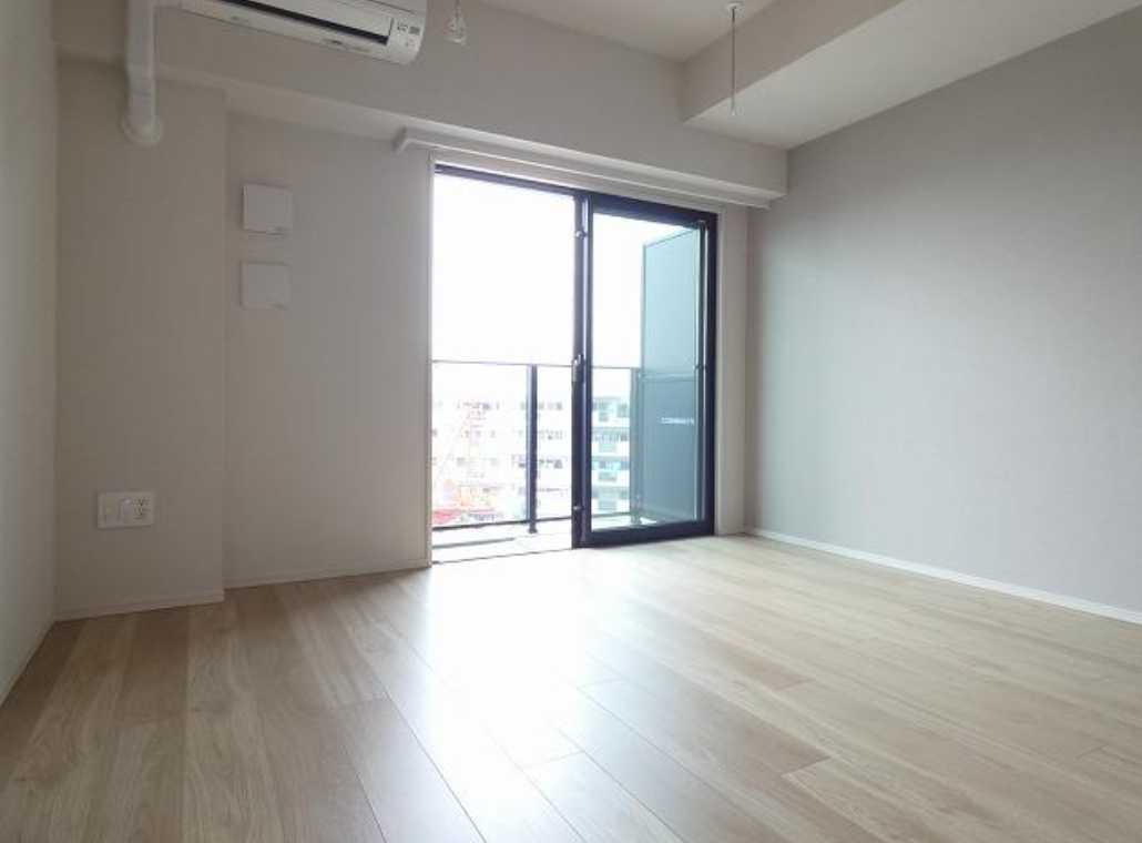 BluRock青葉台　礼金0　築浅　ペット相談の居間・リビング