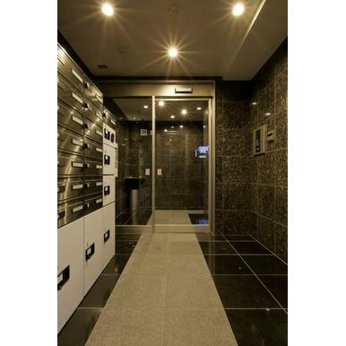 ＳＵＮＥＡＳＴビルのエントランス